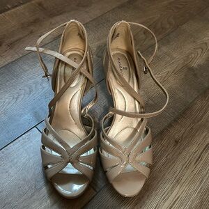 Bandolino Heals Size 9